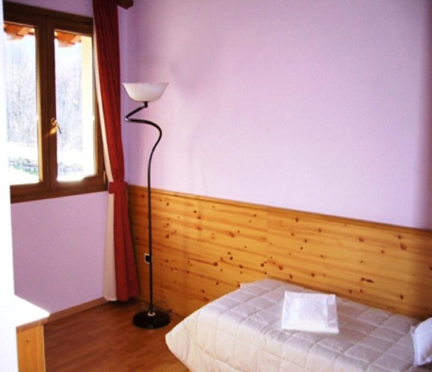Hotel La Solitaria Carlazzo Oda fotoğraf