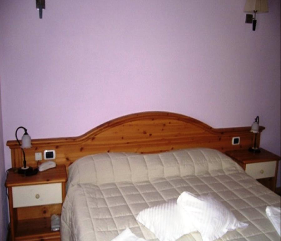 Hotel La Solitaria Carlazzo Oda fotoğraf
