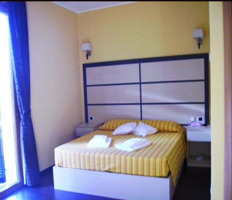 Hotel La Solitaria Carlazzo Oda fotoğraf