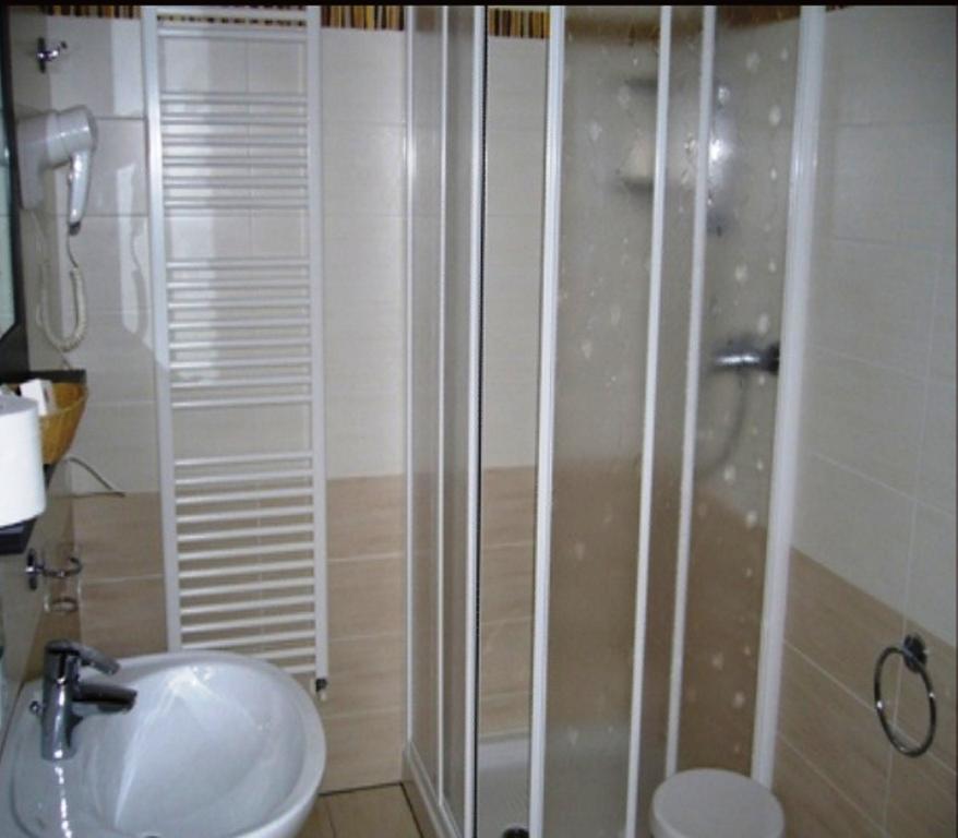 Hotel La Solitaria Carlazzo Oda fotoğraf